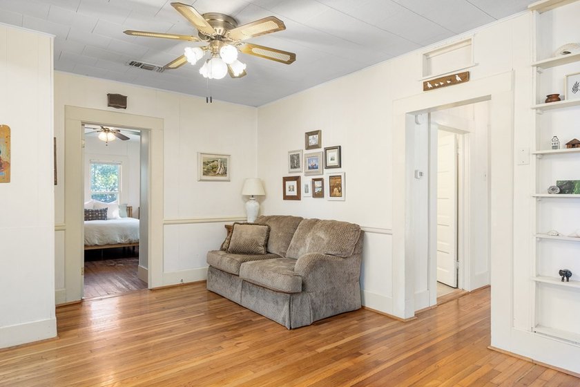Unique investment opportunity or multi-generational living! This - photo 7