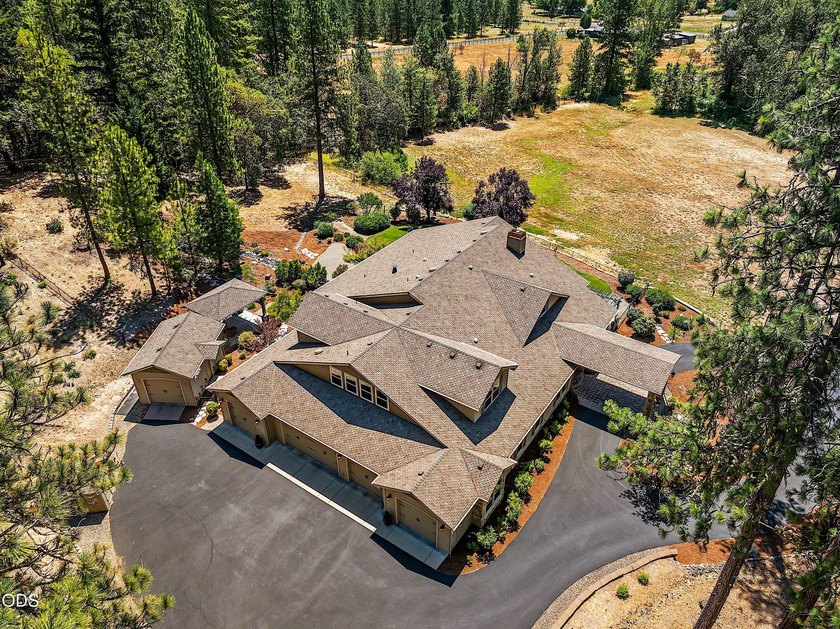 An extraordinary private estate where timeless elegance meets - photo 3