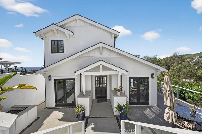 Located on a quiet cul-de-sac, this exceptional Laguna Beach - photo 5