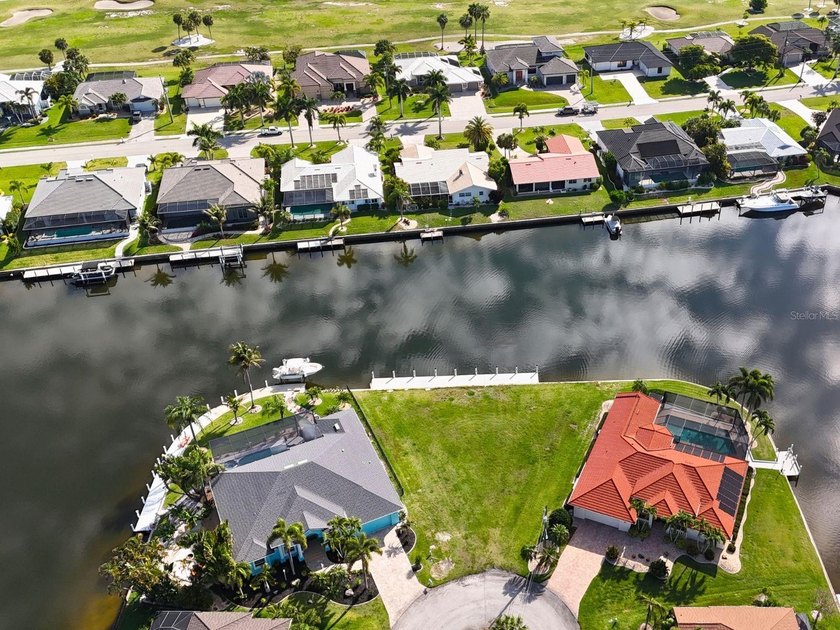 140' WATERFRONTAGE PLUS A 24' DOCK!  This is the one you've been - photo 3
