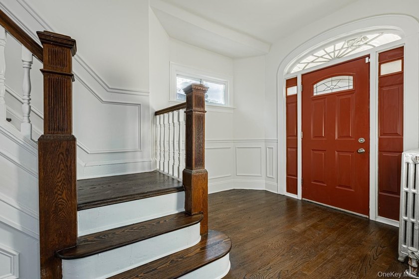 Welcome to this beautifully maintained 3-bedroom, 3-bath - photo 2