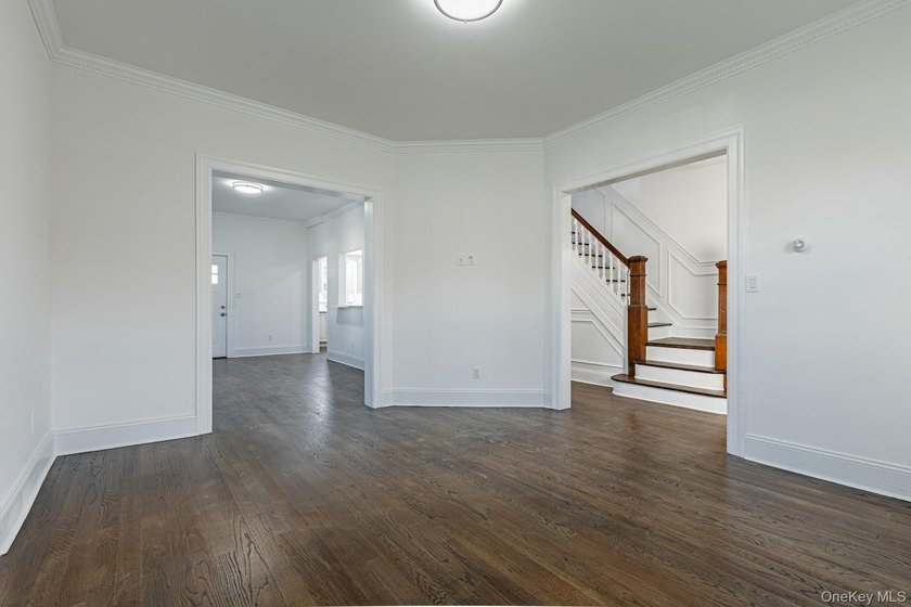 Welcome to this beautifully maintained 3-bedroom, 3-bath - photo 6
