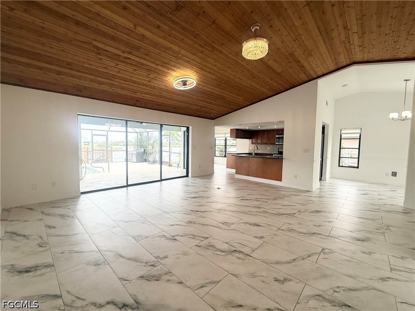 ACCEPTING BACKUP OFFERS!! LAKEFRONT PARADISE WITH POOL, BOAT - photo 6