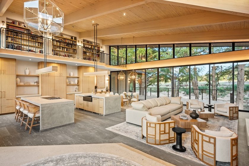 An extraordinary expression of contemporary architecture, this - photo 10