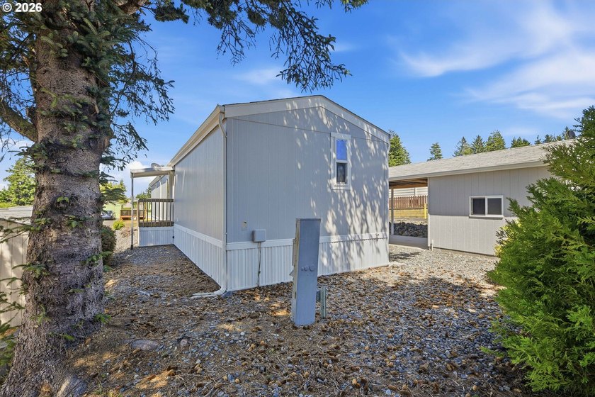 Beautifully updated home in a desirable all-age park! This - photo 15