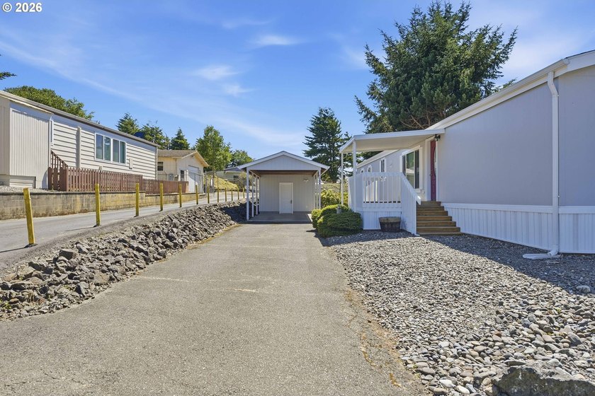 Beautifully updated home in a desirable all-age park! This - photo 18