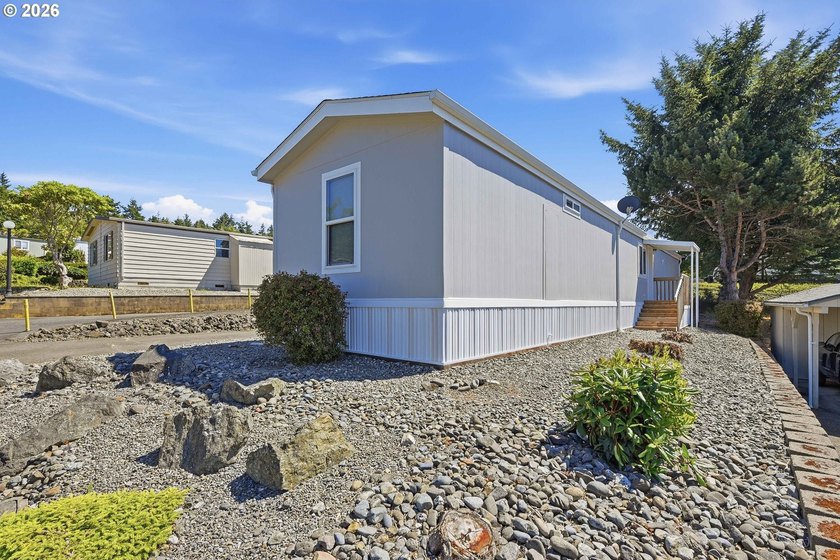 Beautifully updated home in a desirable all-age park! This - photo 20