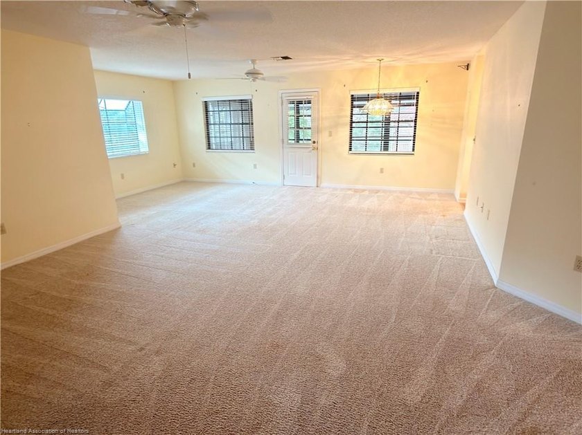 Beautiful canal-front home in a quiet neighborhood with access - photo 5
