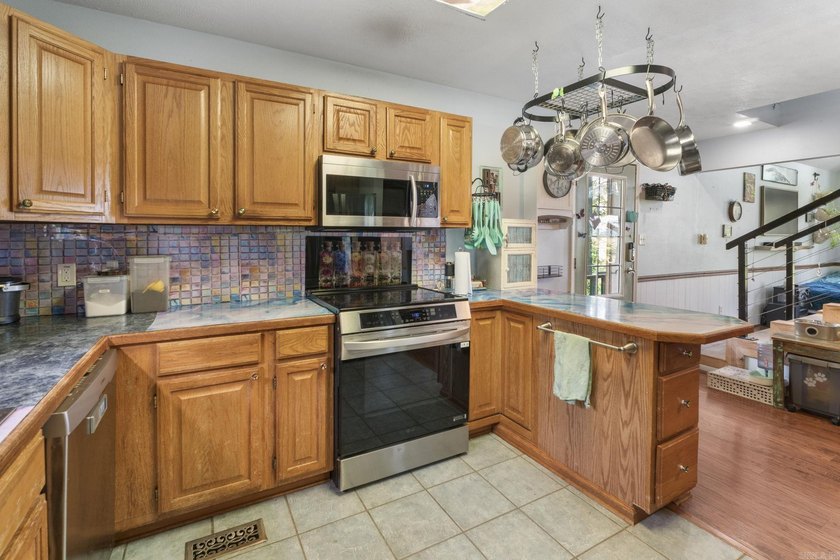 Majestic and one-of-a-kind, this 3-bedroom, 2.5-bath home offers - photo 4