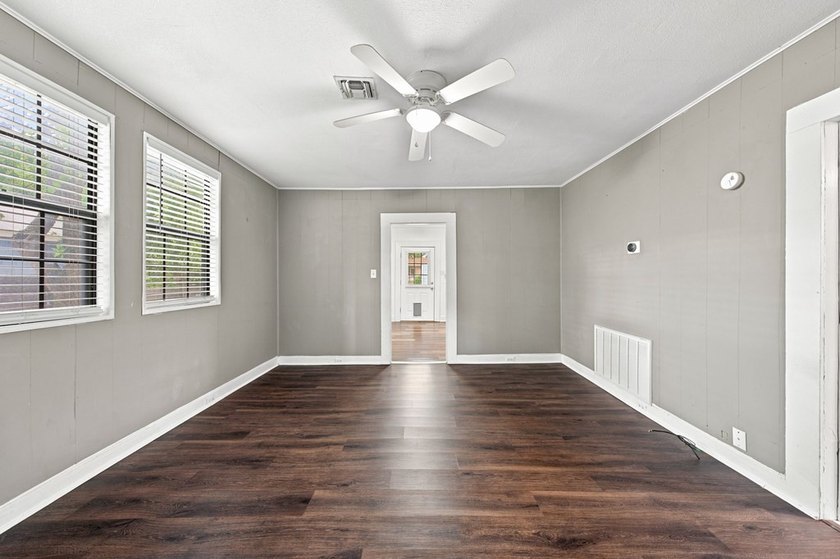 Charming property offering comfort, character, and a central - photo 2