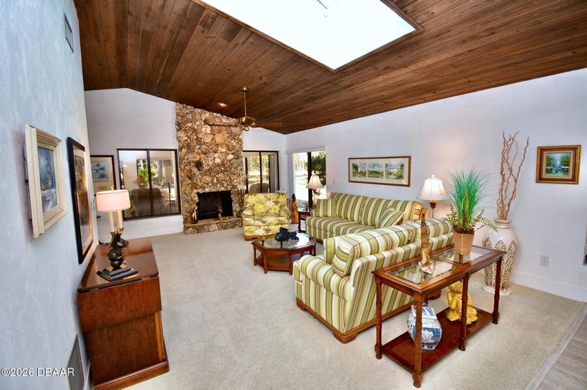 Set your sights on this freshly remodeled 3 bedroom, 2 bath, 2 - photo 12