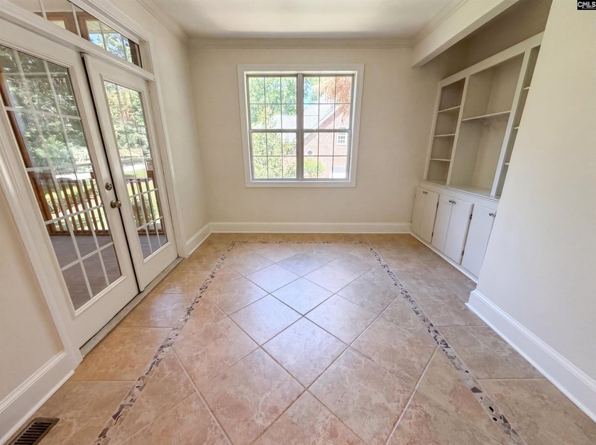 Welcome to 116 Crosscreek Dr, a home that exudes comfort and - photo 11