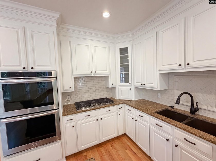 Welcome to 116 Crosscreek Dr, a home that exudes comfort and - photo 14