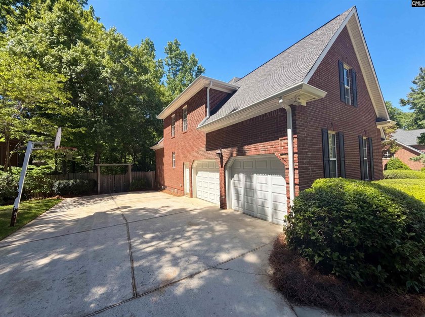 Welcome to 116 Crosscreek Dr, a home that exudes comfort and - photo 41