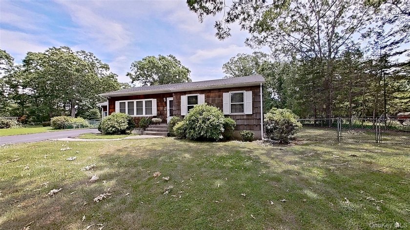 A GREAT BUY situated on a large, private lot, convenient to all! - photo 2