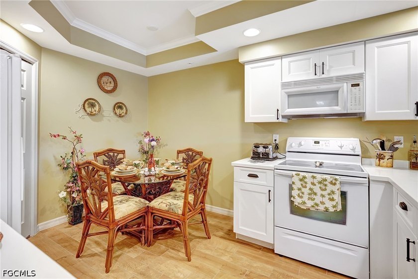 Beautiful second floor condo in a gated boating community with - photo 4