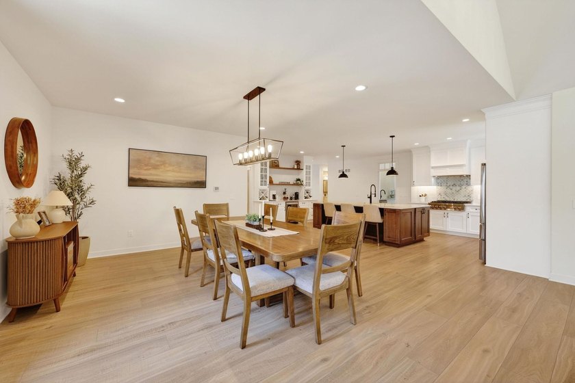 A Truly exceptional, fully reimagined home where modern luxury - photo 17