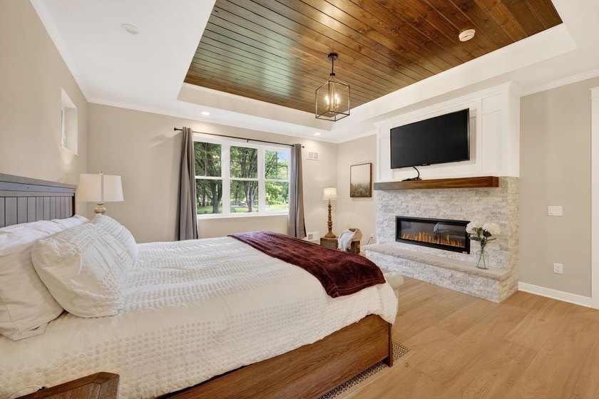 A Truly exceptional, fully reimagined home where modern luxury - photo 26