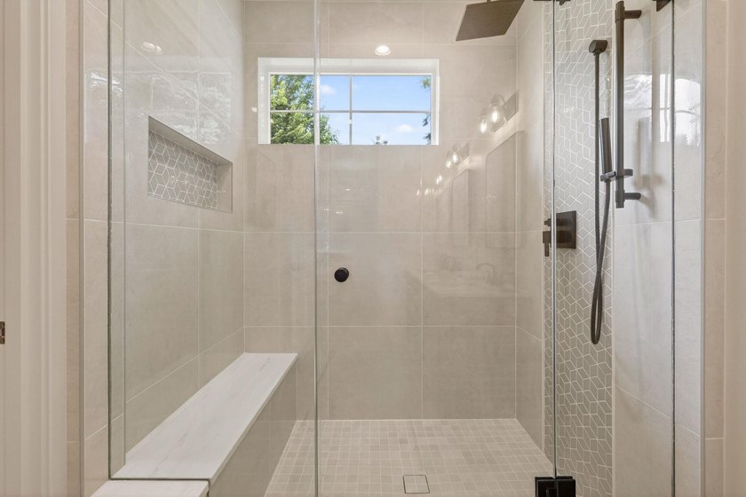 A Truly exceptional, fully reimagined home where modern luxury - photo 28