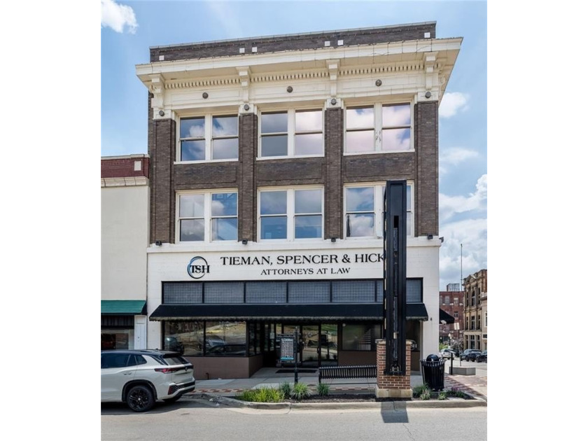 Exceptional opportunity to own a distinguished multi-story - photo 3