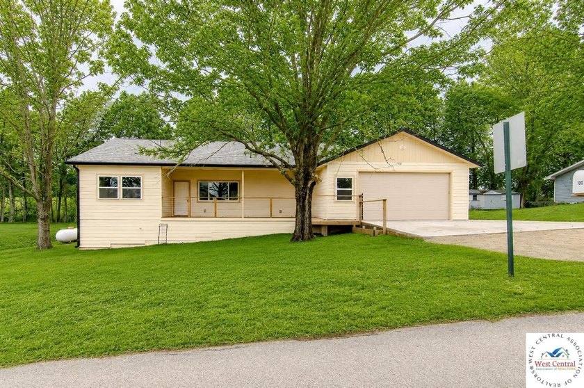 Built in 2024 and only two years old, this beautiful 3-bedroom - photo 34