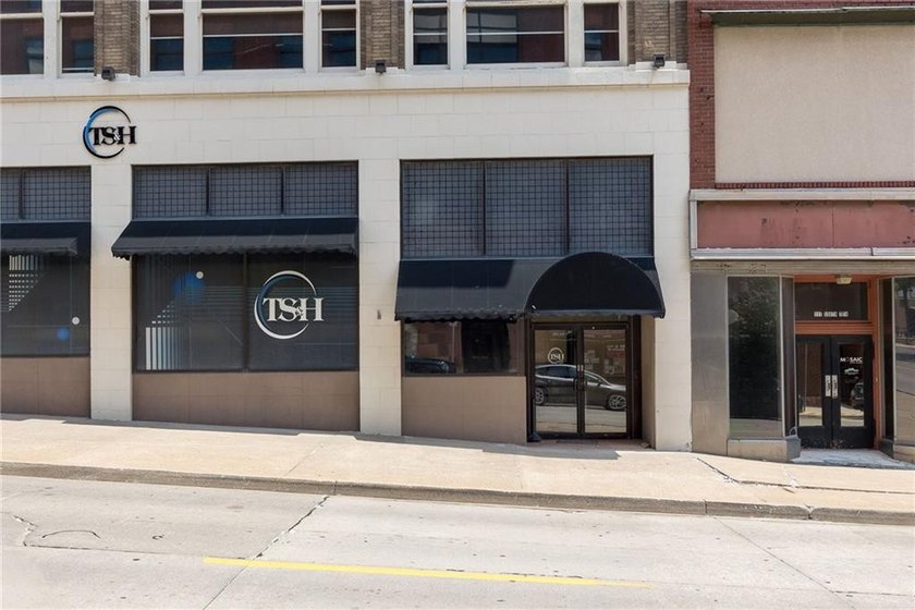 Exceptional opportunity to own a distinguished multi-story - photo 5