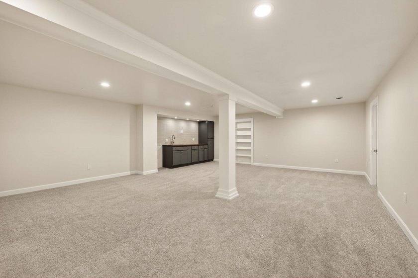 A Truly exceptional, fully reimagined home where modern luxury - photo 40