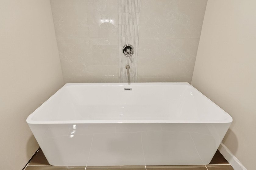 A Truly exceptional, fully reimagined home where modern luxury - photo 49
