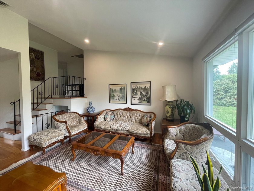Welcome to this beautifully maintained split-level home located - photo 6