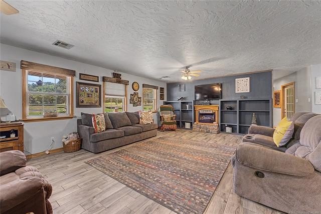 Located in the desirable Boatman area of Pryor, this 3-bedroom - photo 4
