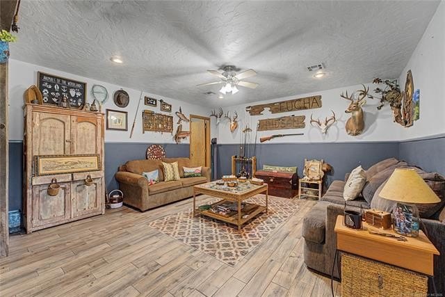 Located in the desirable Boatman area of Pryor, this 3-bedroom - photo 5