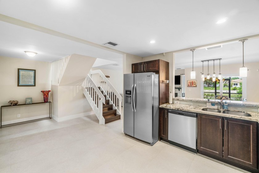 Immaculate and Beautiful 3 bedroom, 2.5 bath townhouse. Roof - photo 9