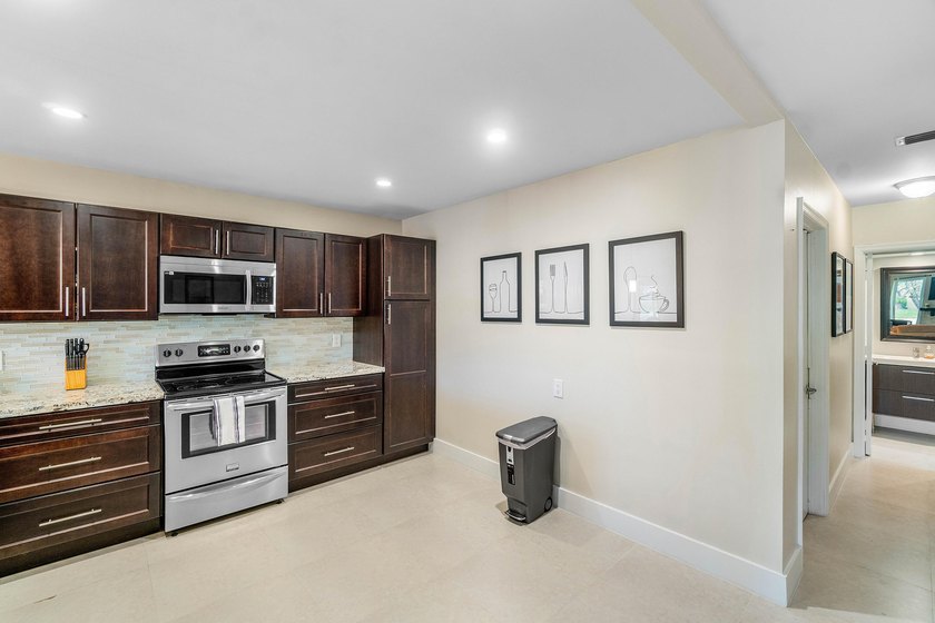 Immaculate and Beautiful 3 bedroom, 2.5 bath townhouse. Roof - photo 10