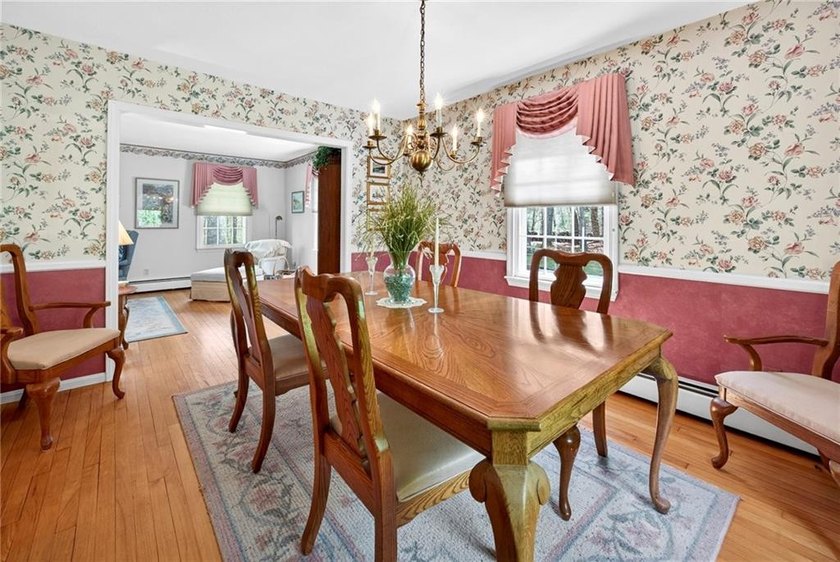 Rare Find! This beautiful 3br/2ba Colonial on Pine Hill Rd, a - photo 11