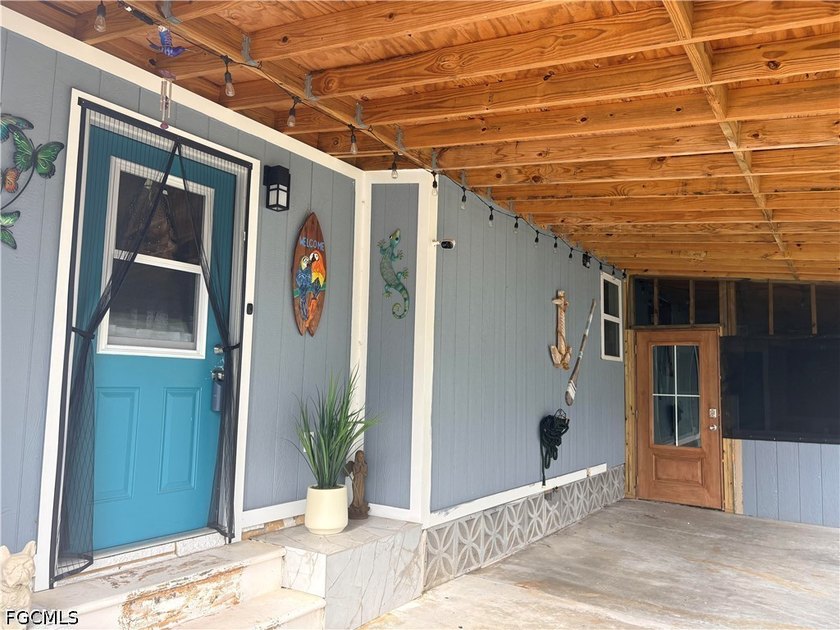 Beautifully updated 2-bedroom, 2-bath manufactured home in - photo 2
