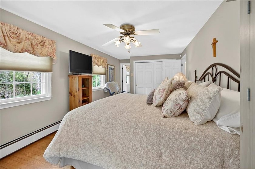 Rare Find! This beautiful 3br/2ba Colonial on Pine Hill Rd, a - photo 23