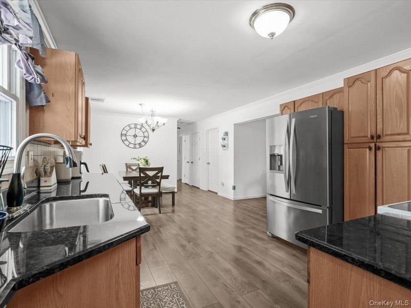 Welcome to 269 Carleton Dr E. Nice ranch located in a quiet - photo 6