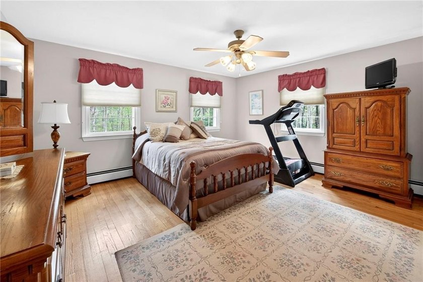 Rare Find! This beautiful 3br/2ba Colonial on Pine Hill Rd, a - photo 26
