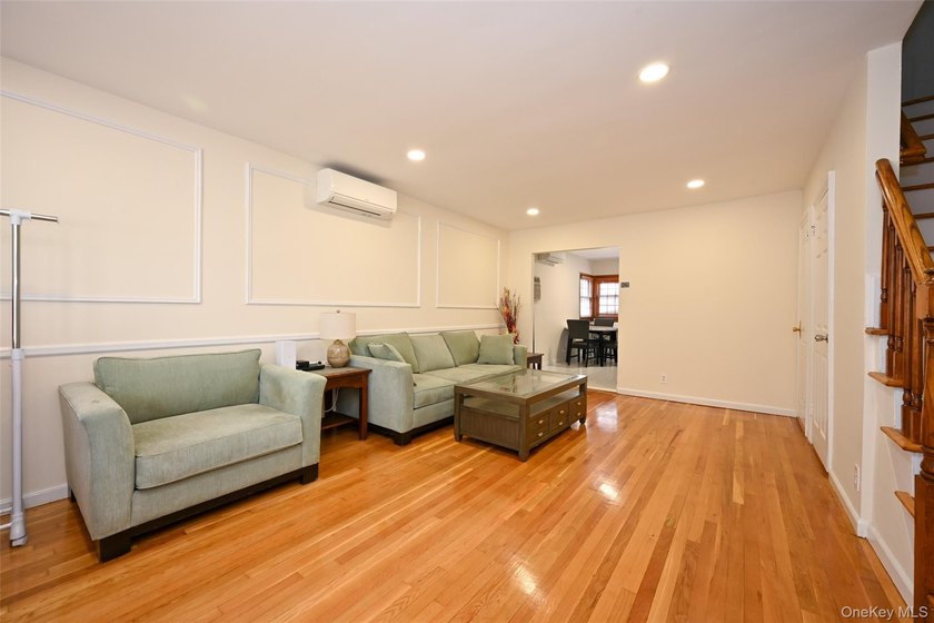 Welcome to this beautifully updated semi-detached single-family - photo 3