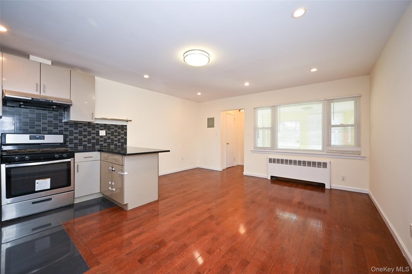This charming home features 3 bedrooms and 2 full bathrooms - photo 5