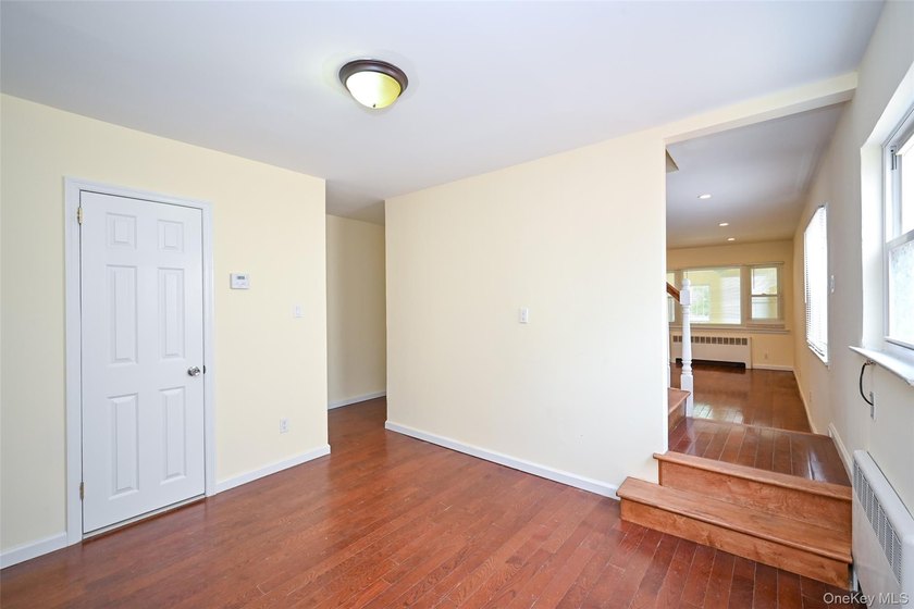 This charming home features 3 bedrooms and 2 full bathrooms - photo 7