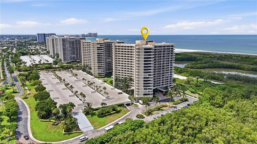 Rarely available, highly sought after 15th-floor corner end unit - photo 4