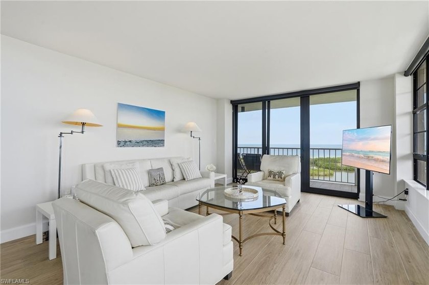 Rarely available, highly sought after 15th-floor corner end unit - photo 7