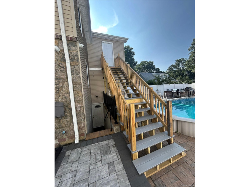 Move right into this beautifully maintained 4-bedroom, 4 - photo 16