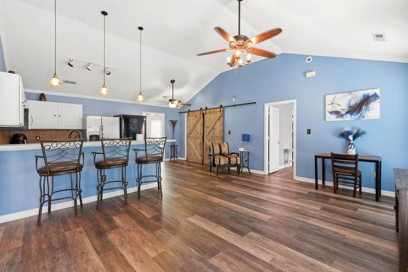 Located in the heart of Conway, this charming 4 bedroom, 2 and 1 - photo 29