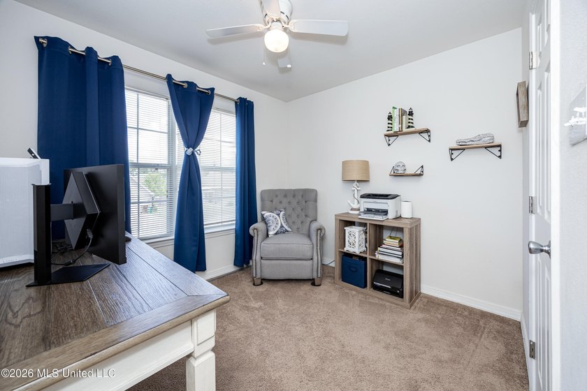 Beautiful two-story home offering 3 bedrooms, 2.5 bathrooms and - photo 30