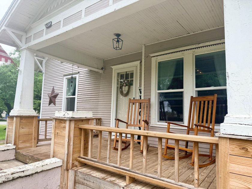 Beautiful older home that has been updated and ready to go! This - photo 2