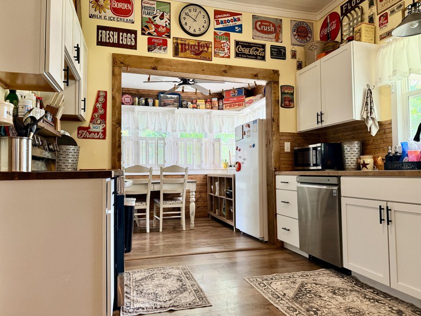 Beautiful older home that has been updated and ready to go! This - photo 9