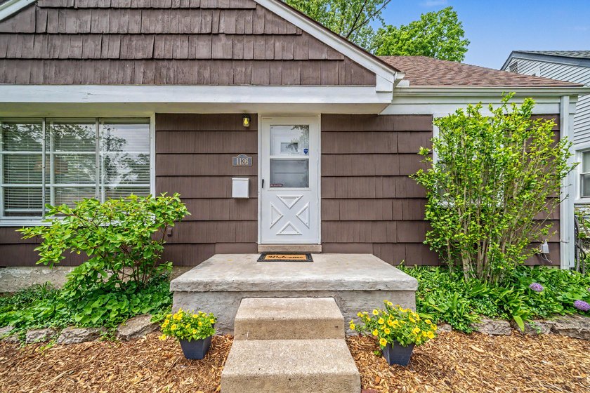 5/31 OPEN HOUSE CANCELLED. WELCOME HOME to this lovely gem of a - photo 8
