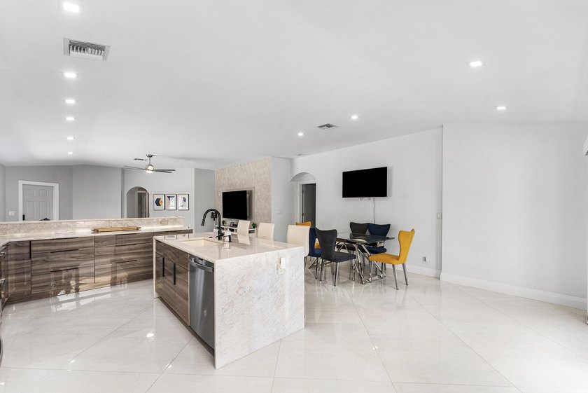 Welcome to this beautifully upgraded 2-story, 4-bedroom home - photo 9